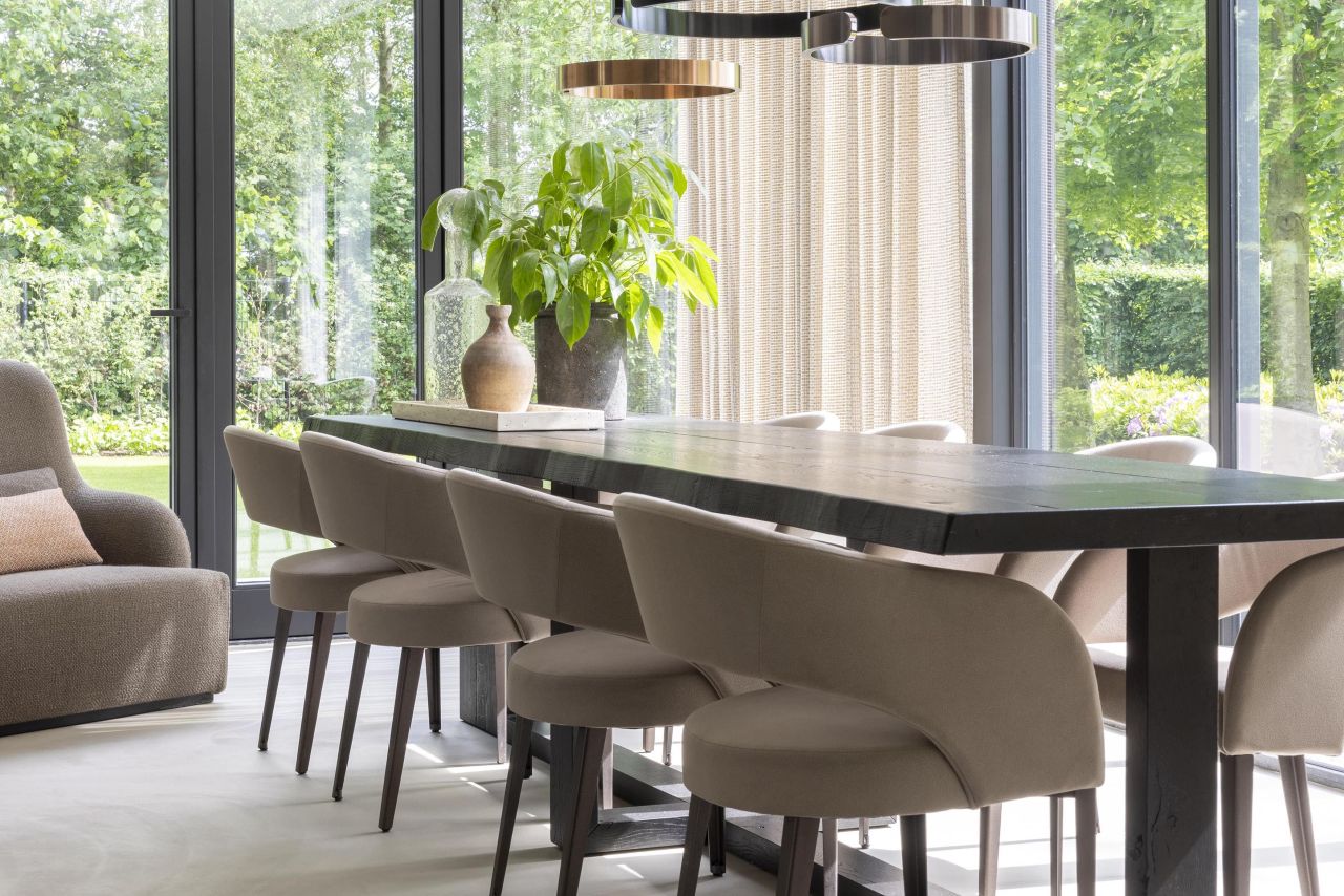 gietvloer in een landelijk interieur