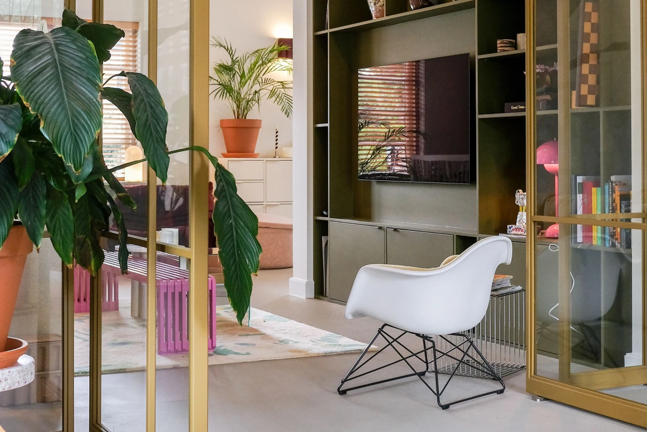 Een kleurrijk interieur in Hengelo D&eacute; trend van nu